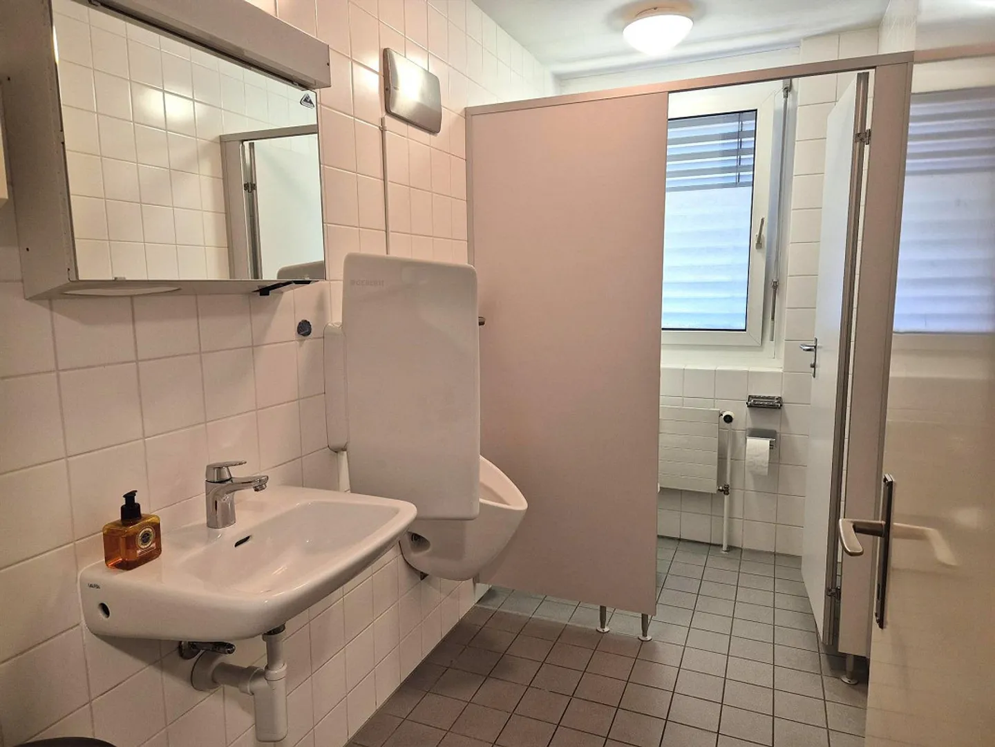 Office space in the center of Birsfelden - Photo 7 of 11