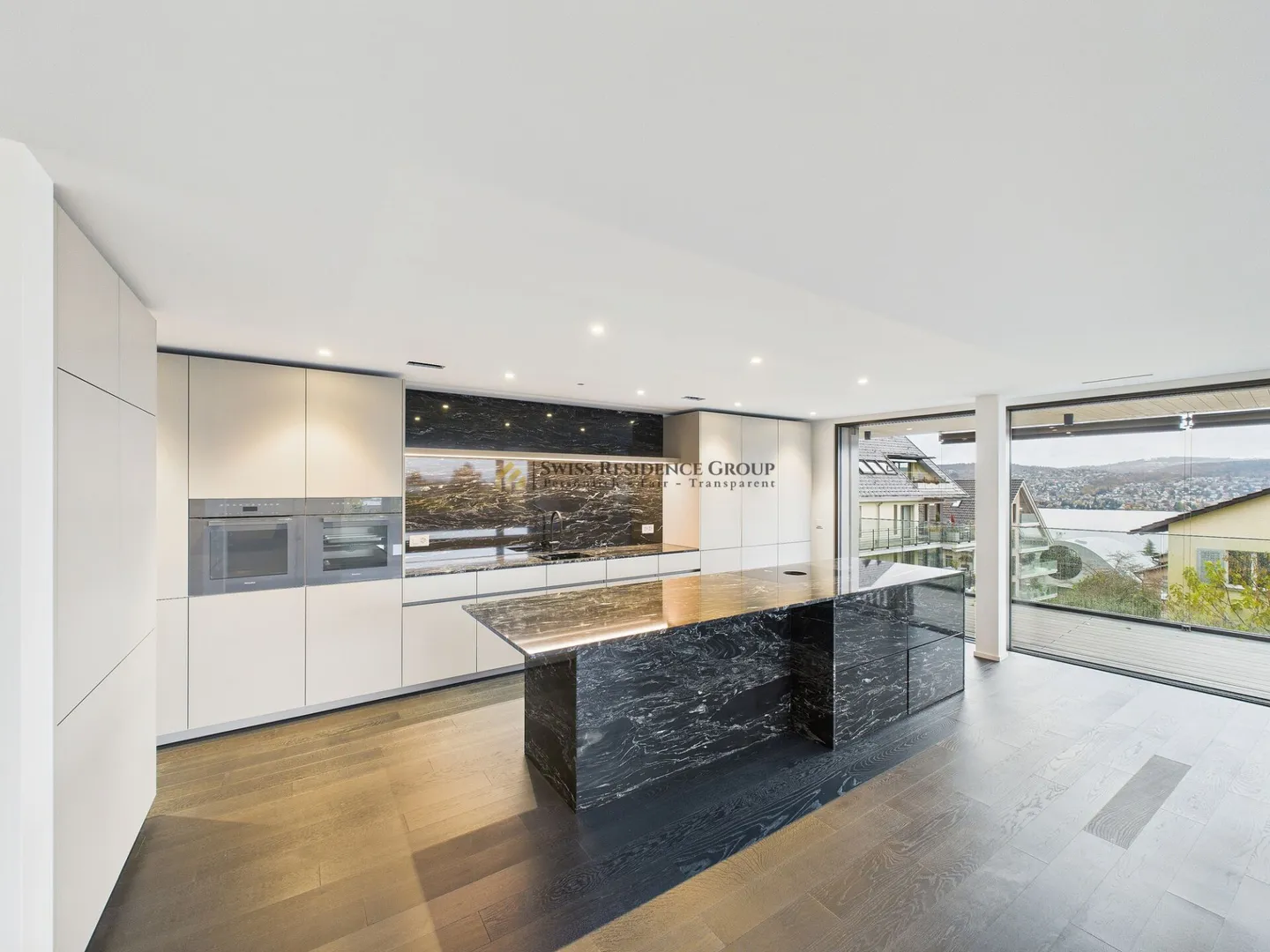 Privileged living on Lake Zurich with: 5.5-room residence with private pool, garden, lake and mountain views - Photo 3 of 15