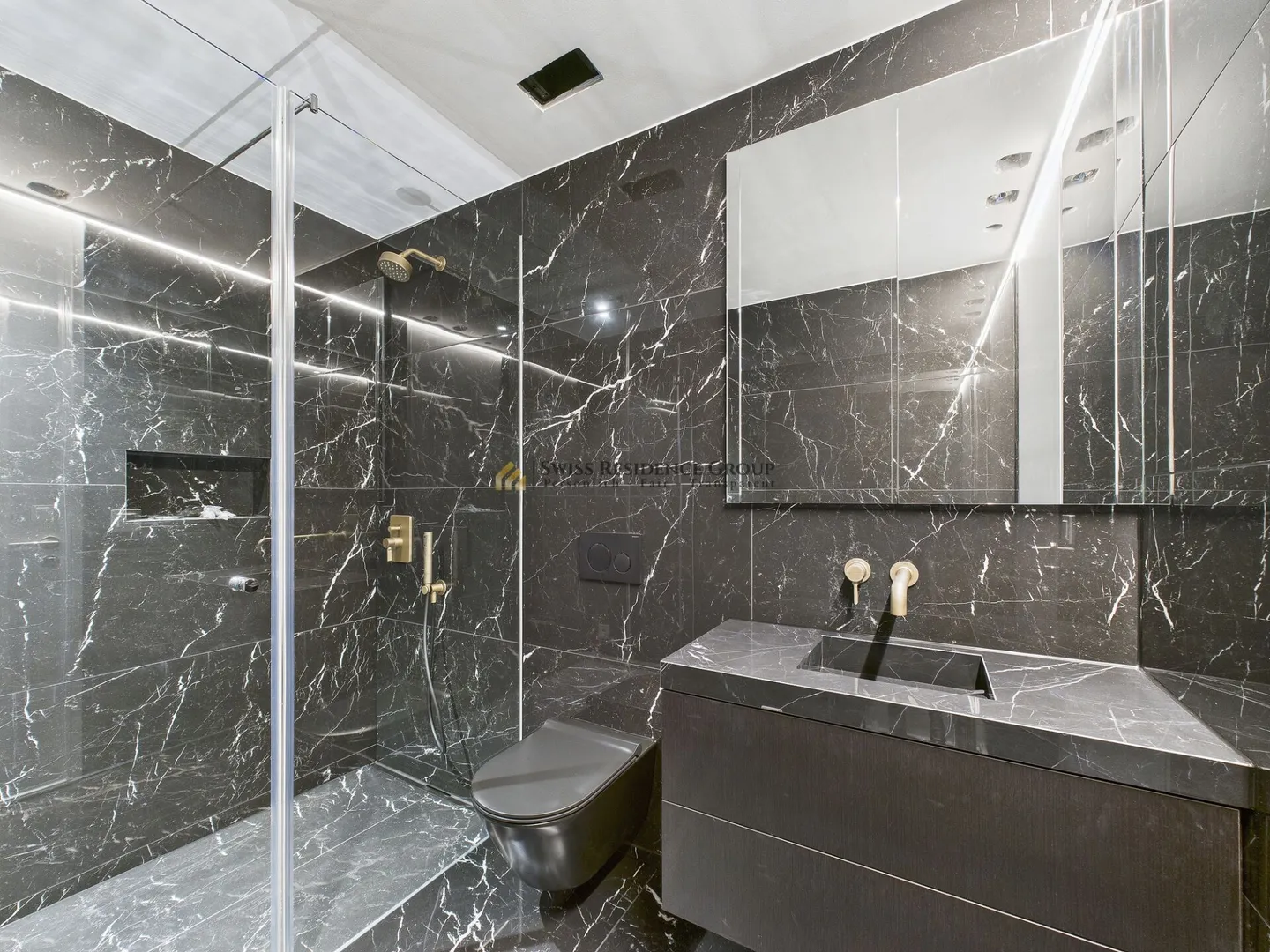 Privileged living on Lake Zurich with: 5.5-room residence with private pool, garden, lake and mountain views - Photo 7 of 15