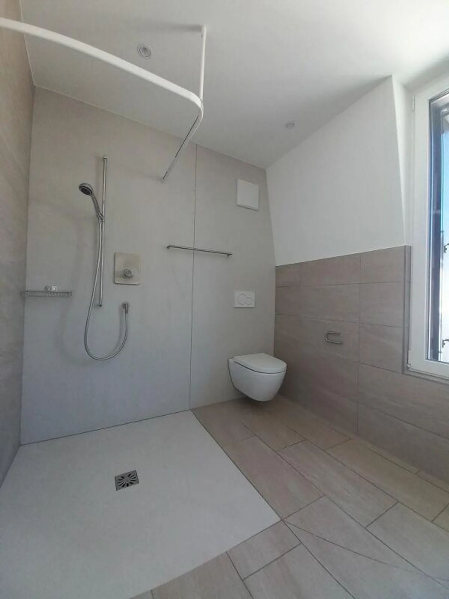 Appartement lumineux de 3,5 pièces - Photo 8 sur 12