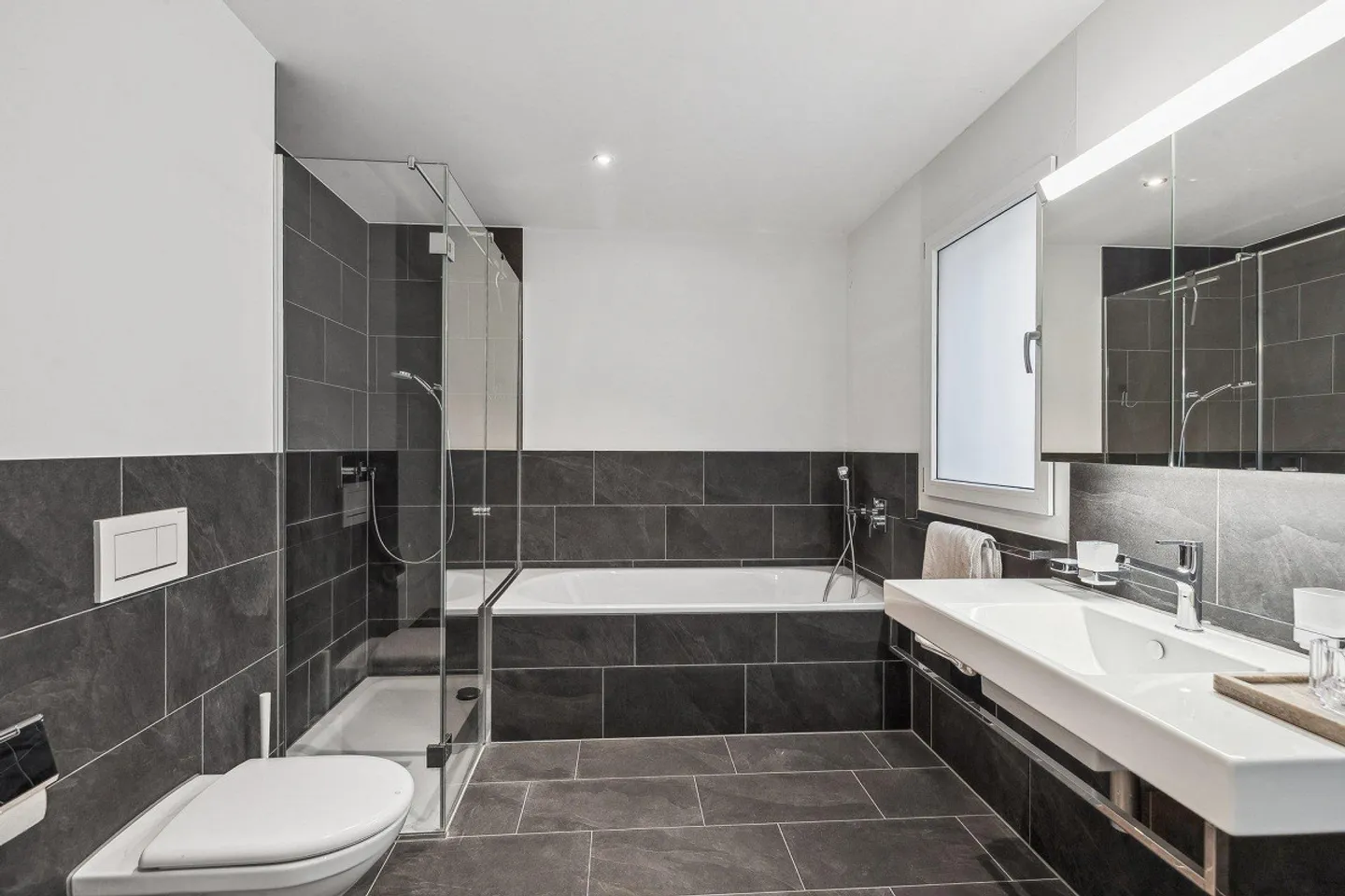 Modern Living with Style and Garden - Photo 2 of 4