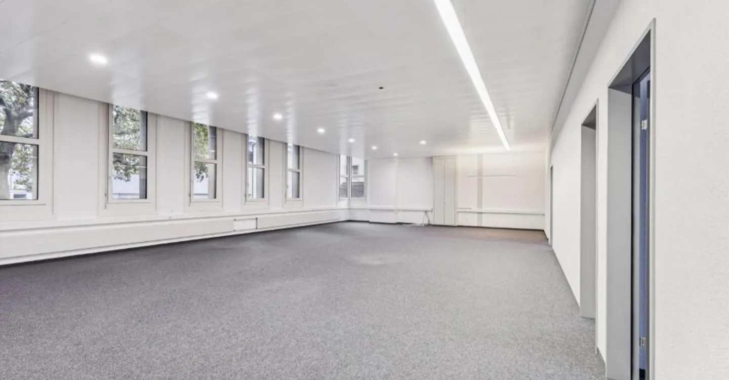 Versatile Commercial Space in Prime Location in Flawil - Photo 4 of 8