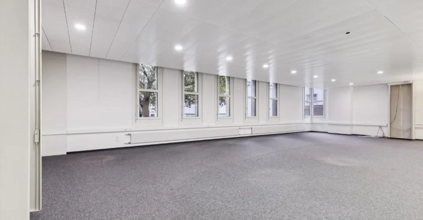 Versatile Commercial Space in Prime Location in Flawil - Photo 6 of 8