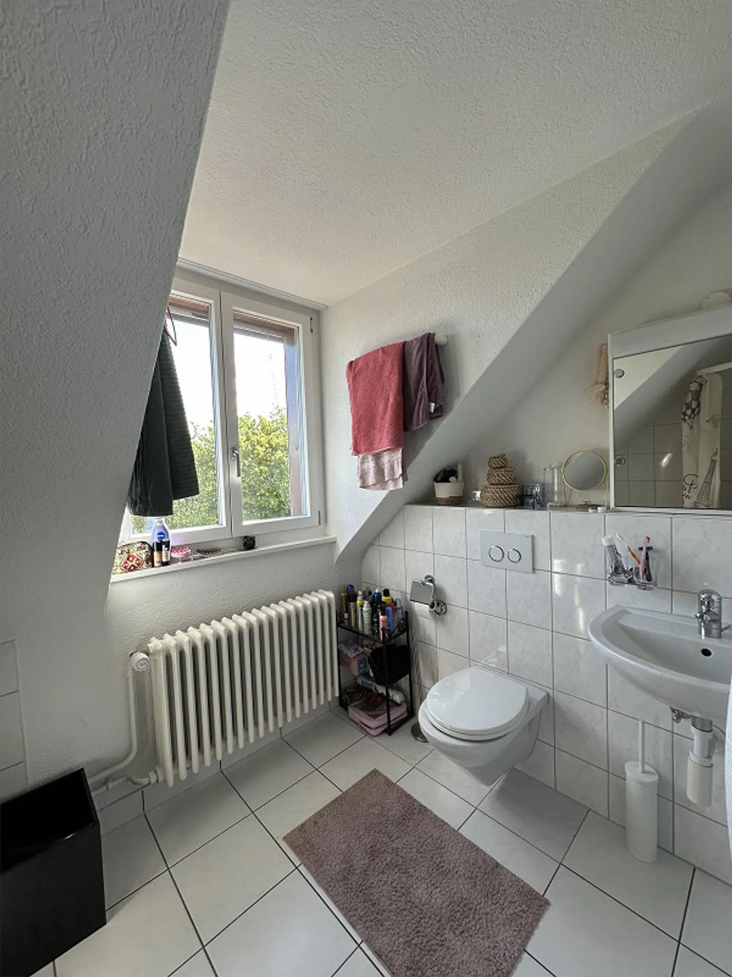 Appartamento mansardato accogliente nel popolare quartiere di Weissenbühl - Foto 3 di 9
