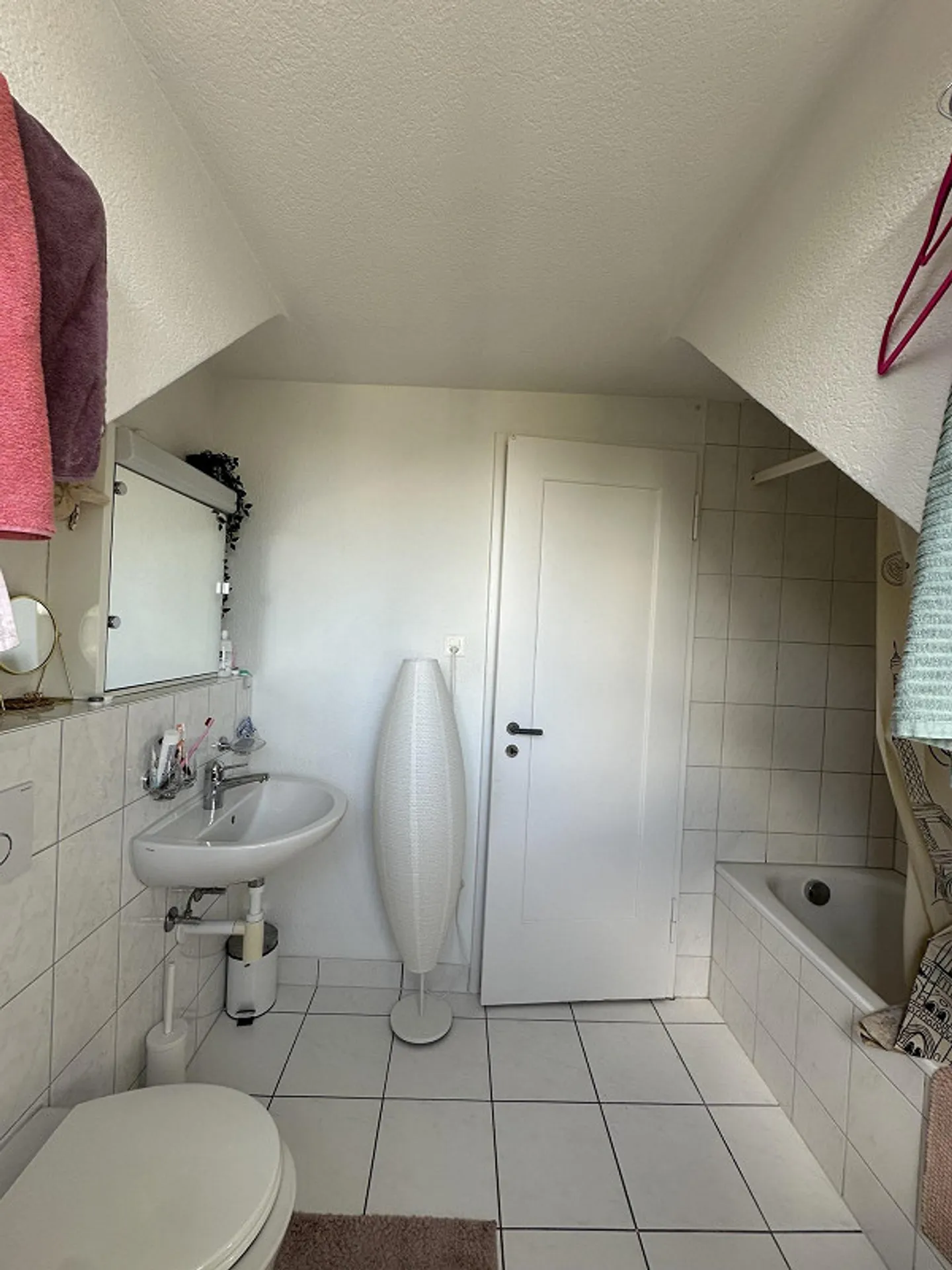 Appartamento mansardato accogliente nel popolare quartiere di Weissenbühl - Foto 4 di 9