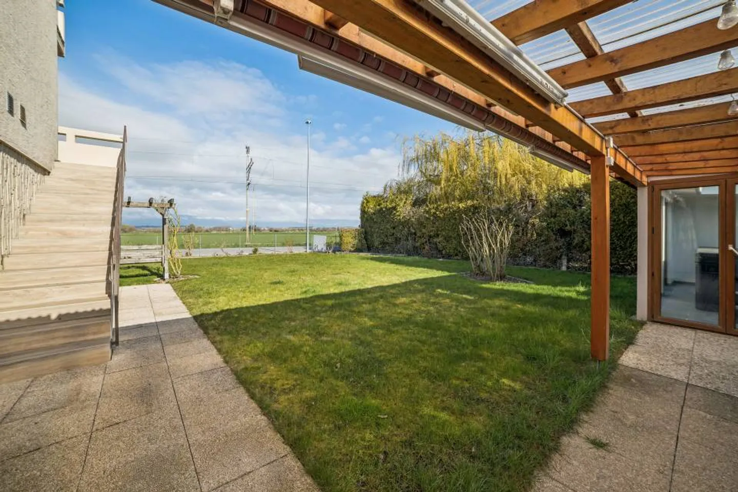 Real estate ensemble two apartments sold as a block - Photo 4 of 13