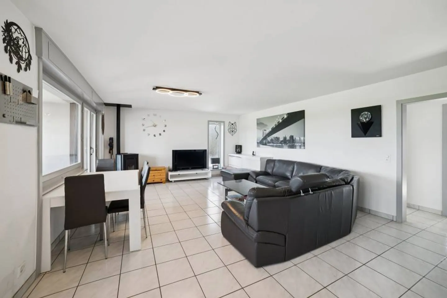 Real estate ensemble two apartments sold as a block - Photo 8 of 13