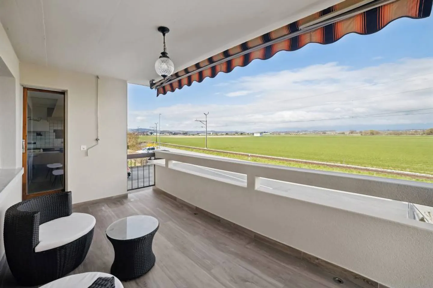 Real estate ensemble two apartments sold as a block - Photo 3 of 13