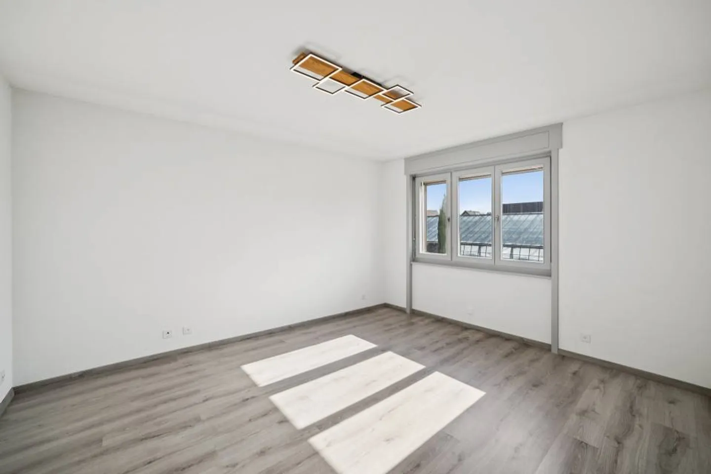 Real estate ensemble two apartments sold as a block - Photo 13 of 13