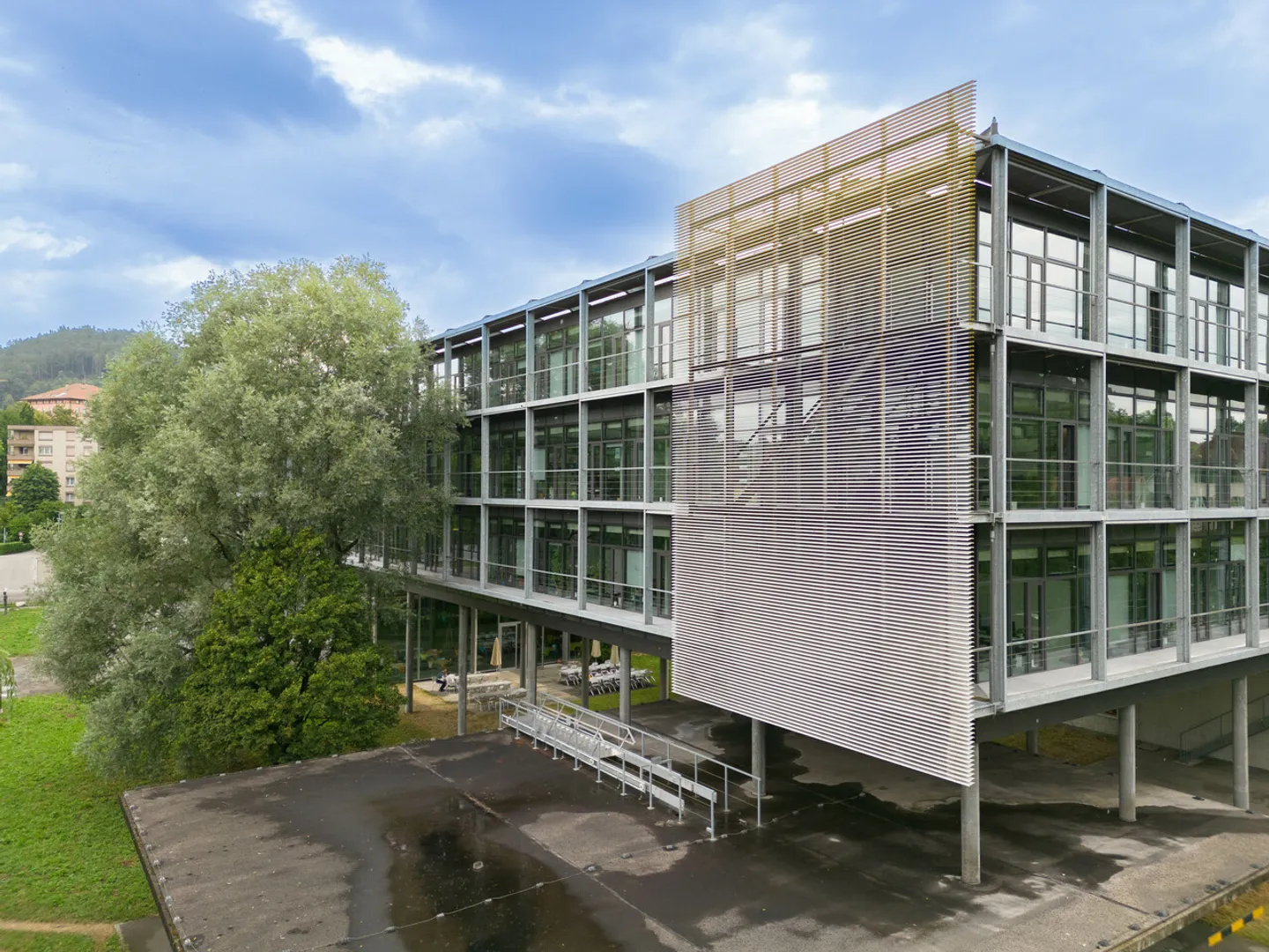 Modern Office Space in 4 Floors - Photo 3 of 8