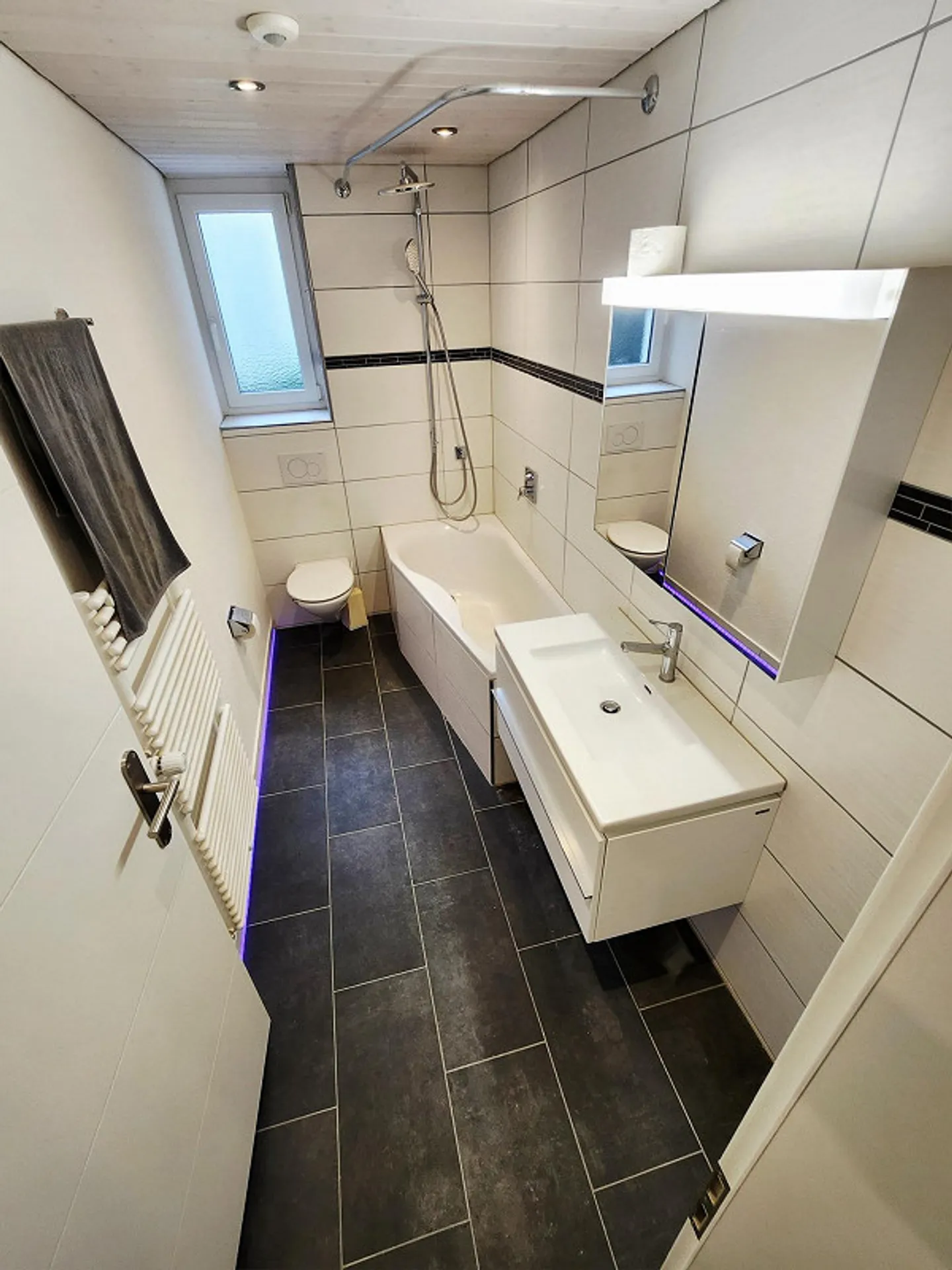 Appartement familial/jardin calme de 4 1/2 pièces (balcon, coin salon, pelouse) - Photo 12 sur 13