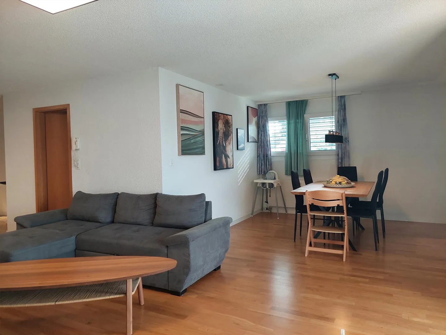 Central 3.5 Room Apartment Near Highway Access - Photo 3 of 9