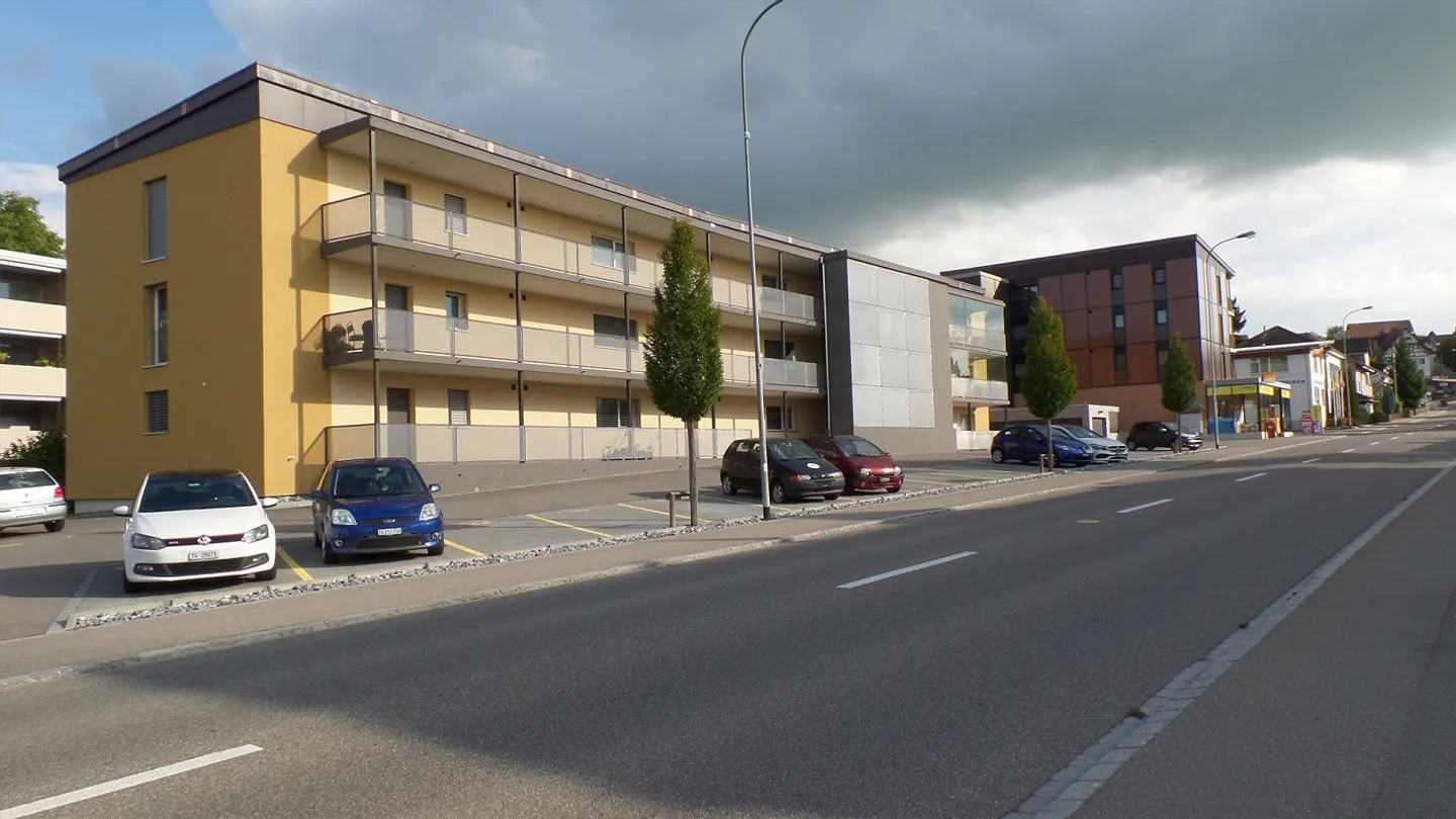 Appartement spacieux et moderne de 2 1/2 pièces au centre du village de Tobel - Photo 1 sur 11