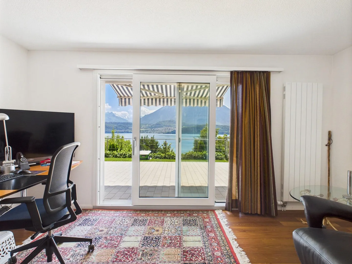 Spectacular Lake and Mountain View at Lake Thun - Photo 13 of 14