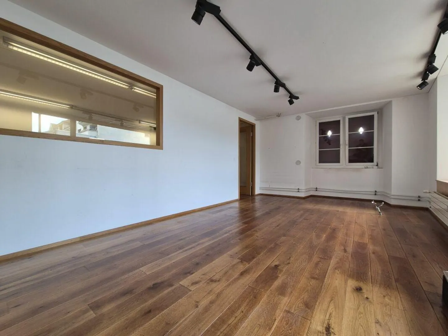 Flexible commercial/storage space in a central location - Photo 2 of 5