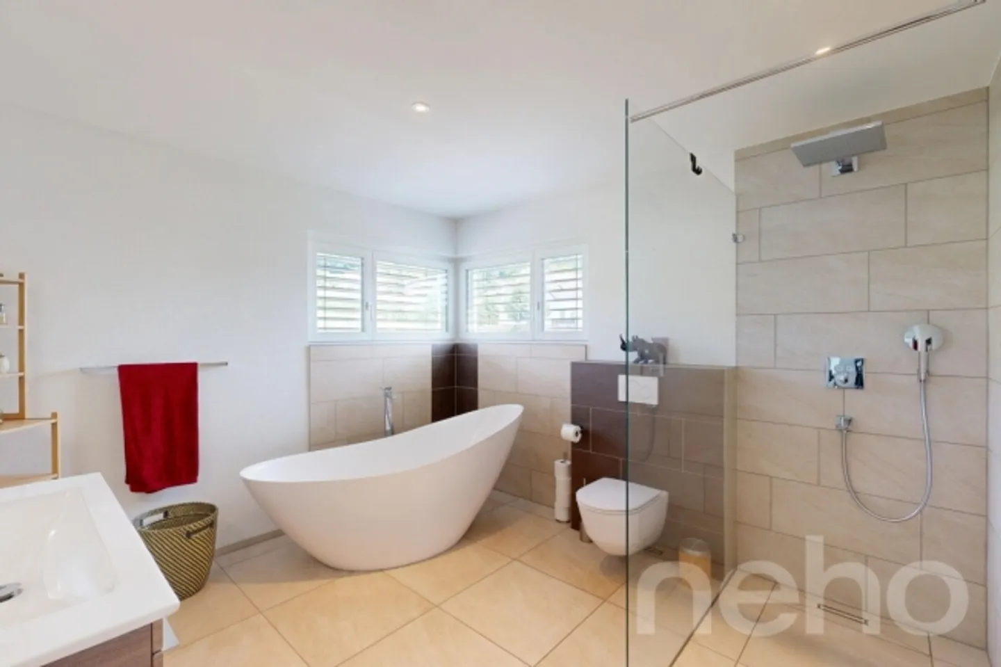 «Neuwertiges EFH im Grünen mit Photovoltaikanlage und Doppelcarport» - Foto 8 von 13