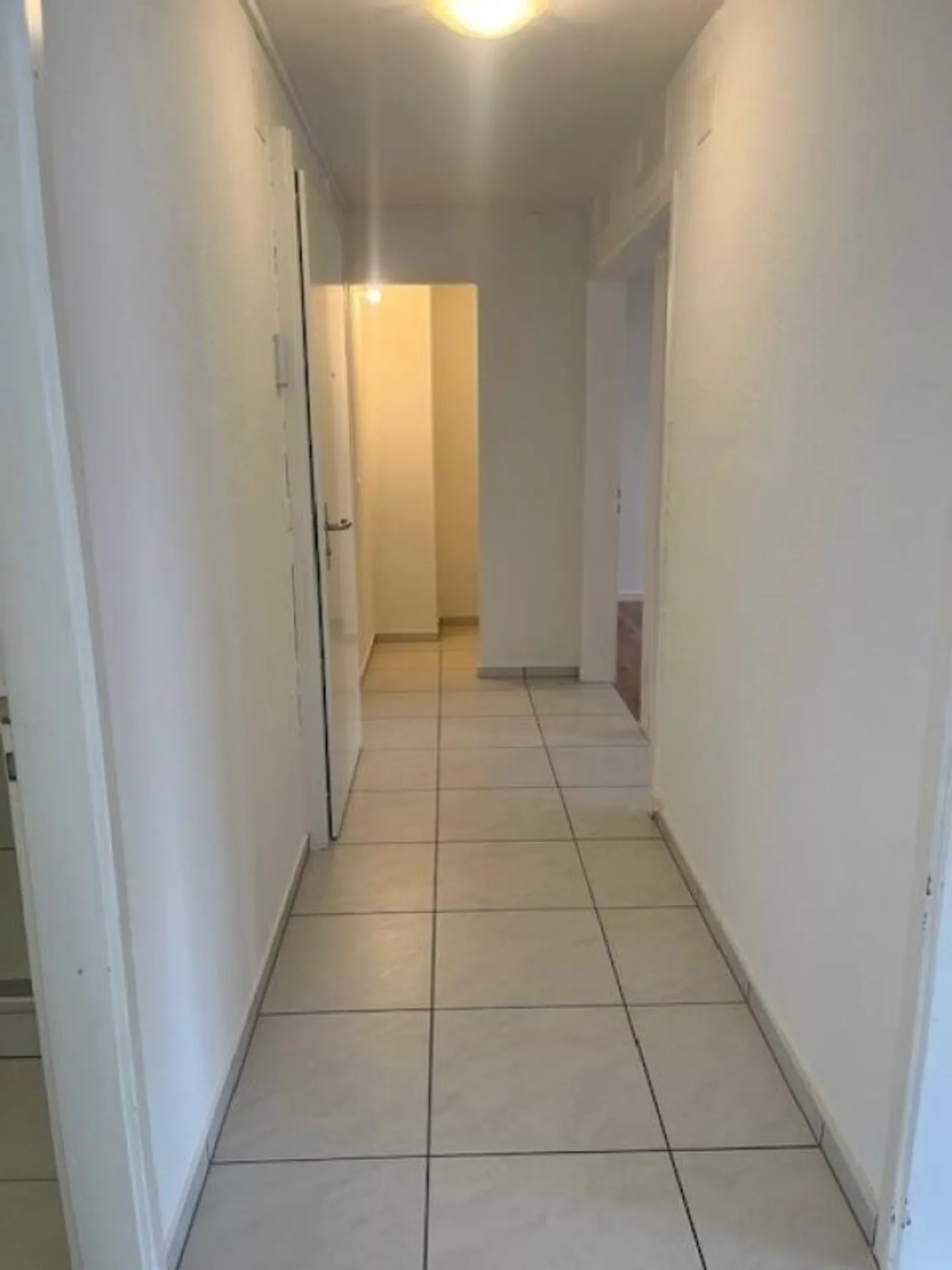 Charmant appartement de 3 pièces dans un emplacement central à Emmenbrücke - Photo 4 sur 7