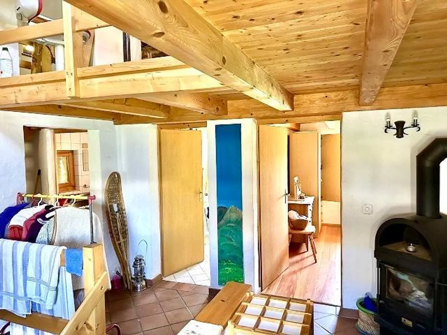 Chalet rustique de 6 1/2 pièces avec vue panoramique sur les montagnes - Photo 4 sur 14