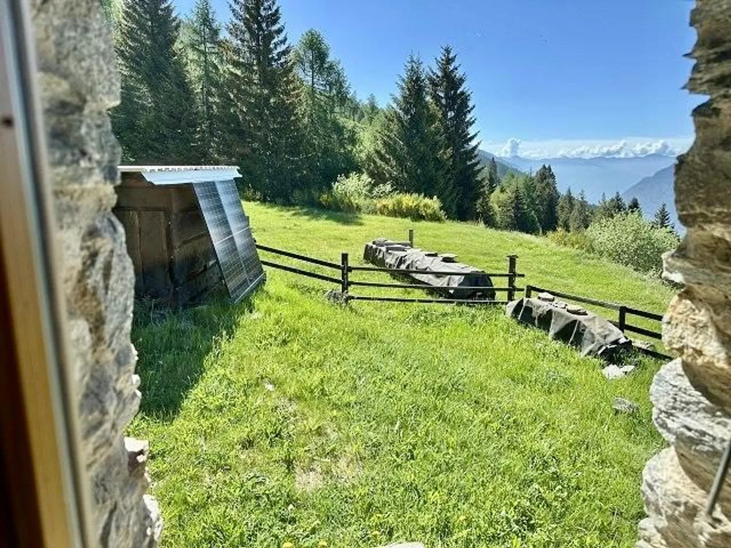 Chalet rustique de 6 1/2 pièces avec vue panoramique sur les montagnes - Photo 10 sur 14