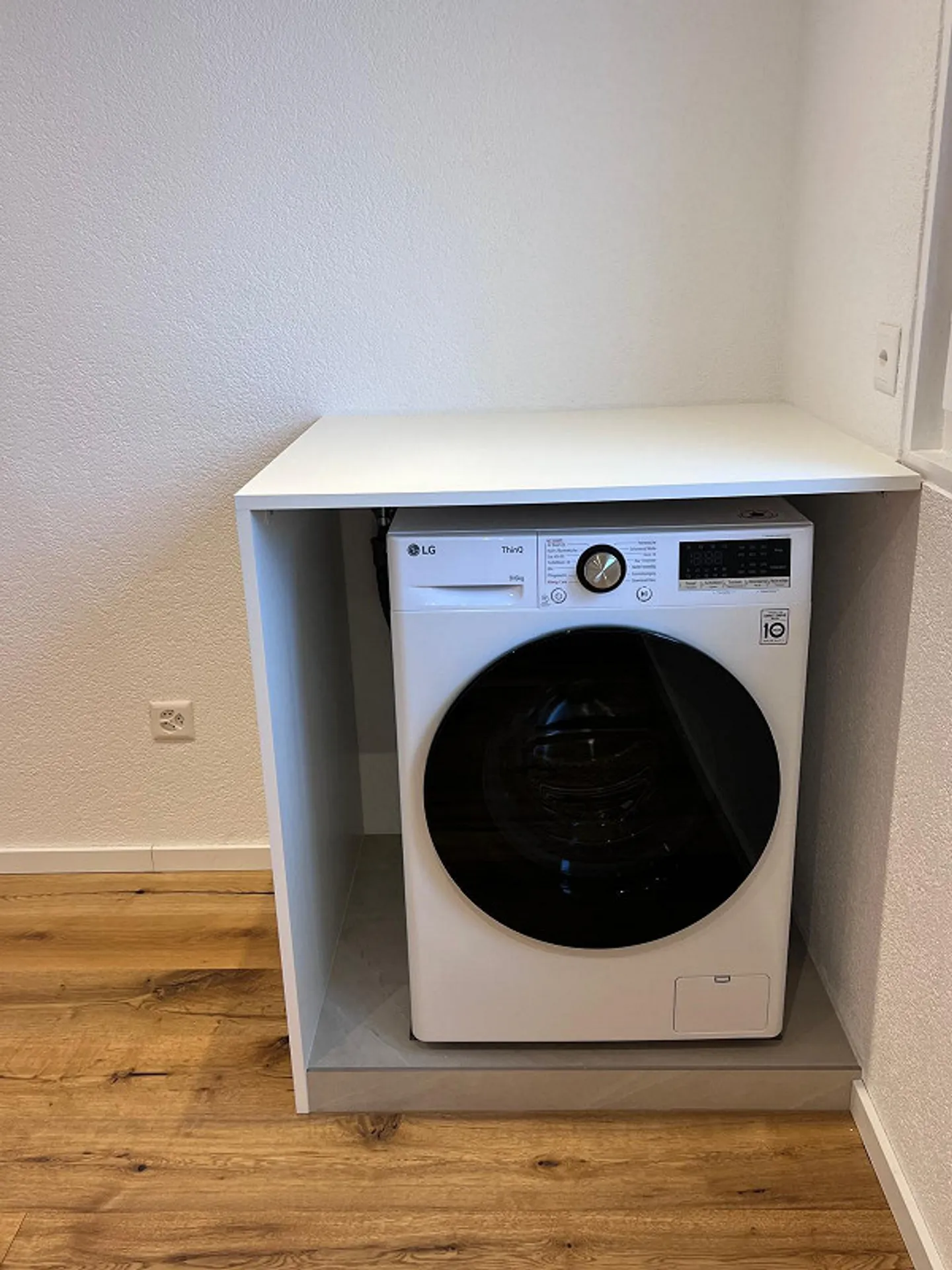 Renovated 2.5 Room Apartment in the Village Center - Photo 6 of 13