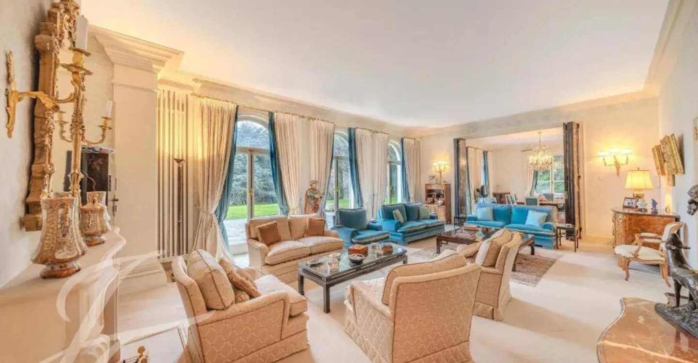 EXCLUSIVELY? Exceptional master residence 20 minutes from Geneva - Photo 4 of 13