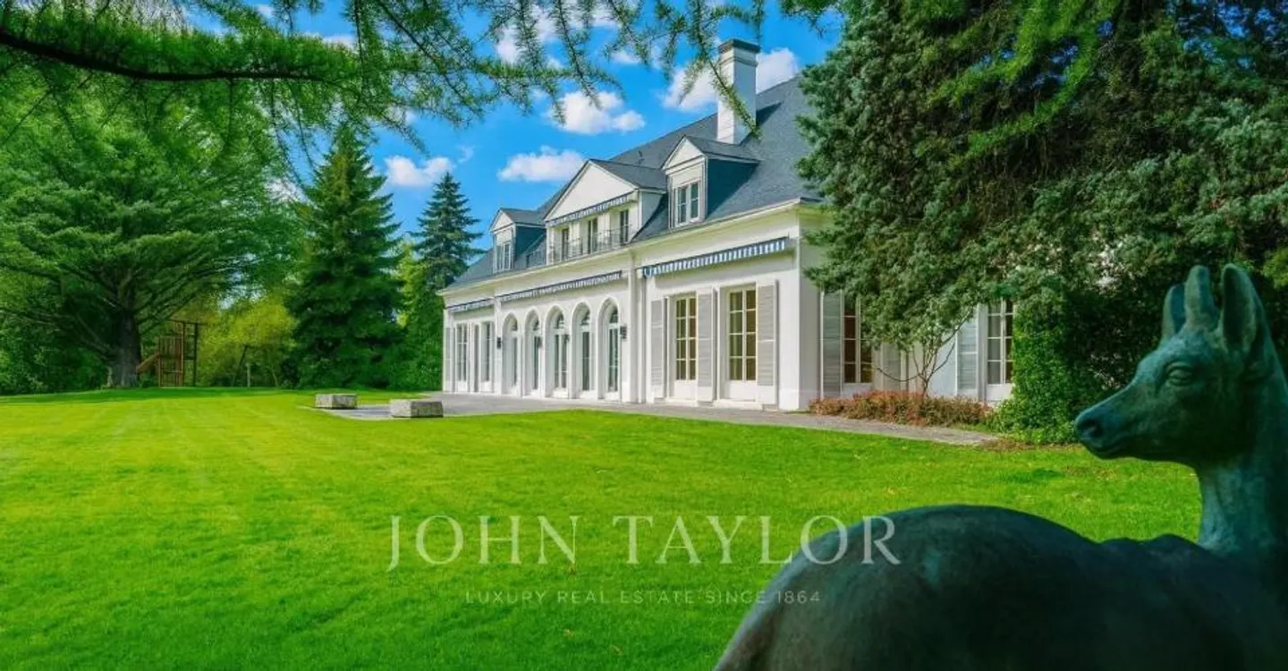 EXCLUSIVELY? Exceptional master residence 20 minutes from Geneva - Photo 2 of 13