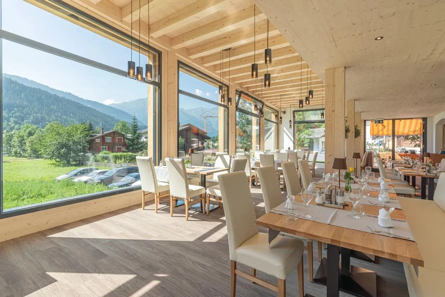 Hôtel-resort élégant avec charme alpin - Opportunité d'investissement unique... - Photo 2 sur 11