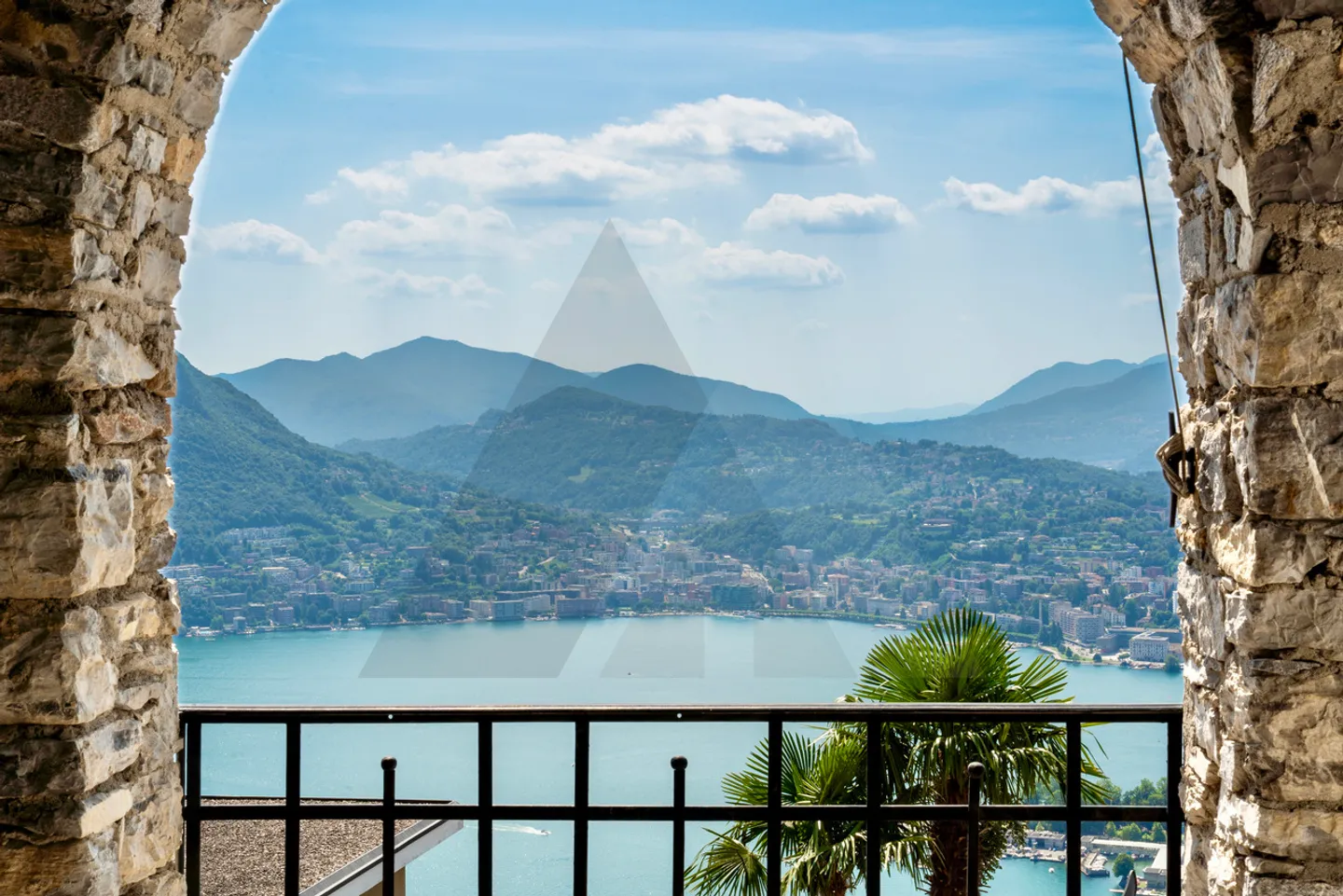 CASA STORICA DA RISTRUTTURARE CON PROGETTO E  VISTA LAGO - Foto 11 di 13