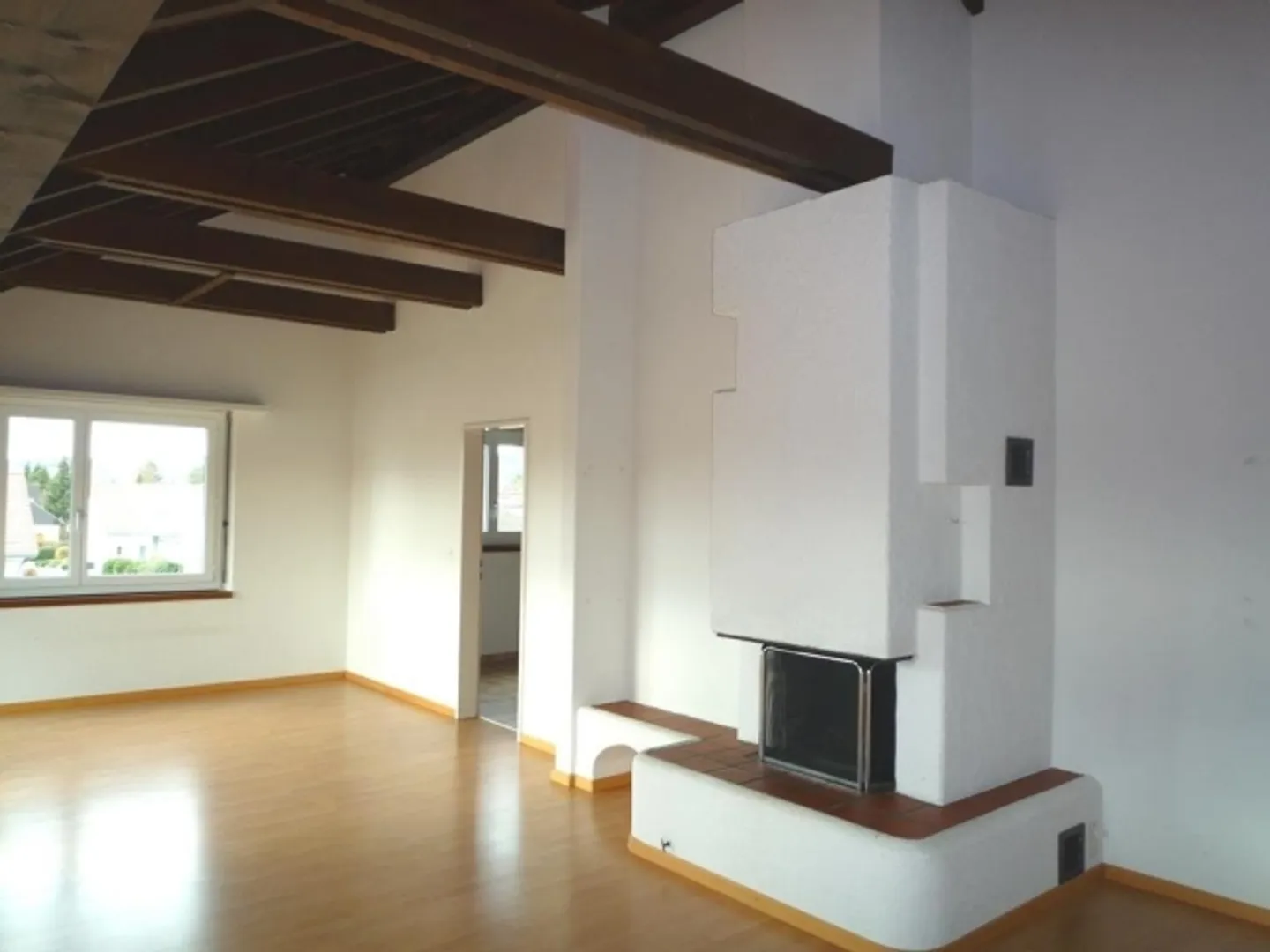 «Grosszügige 5.5-Zimmer-Wohnung in Worben» - Foto 2 von 8