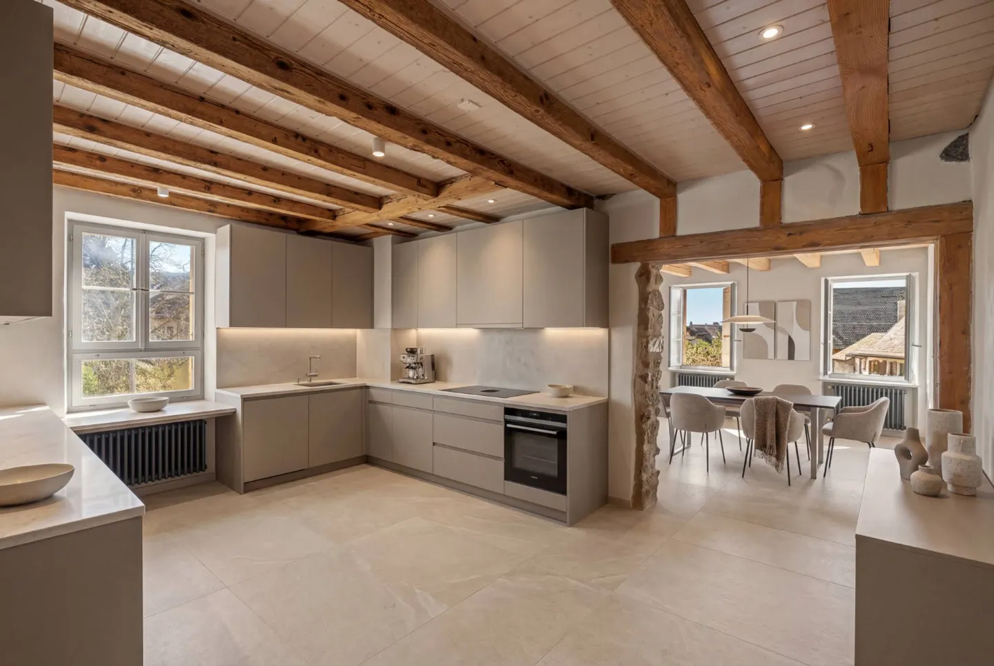 Dorfhaus mit großem Potenzial, ideal für Selbständige - Foto 1 von 10