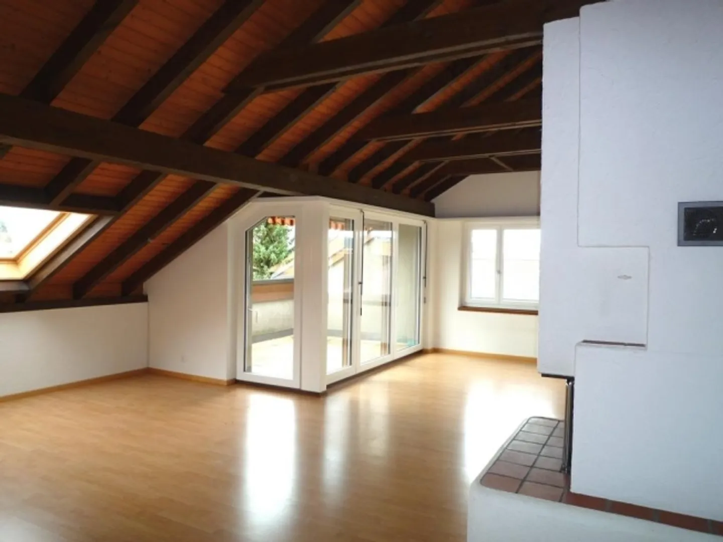 «Grosszügige 5.5-Zimmer-Wohnung in Worben» - Foto 3 von 8