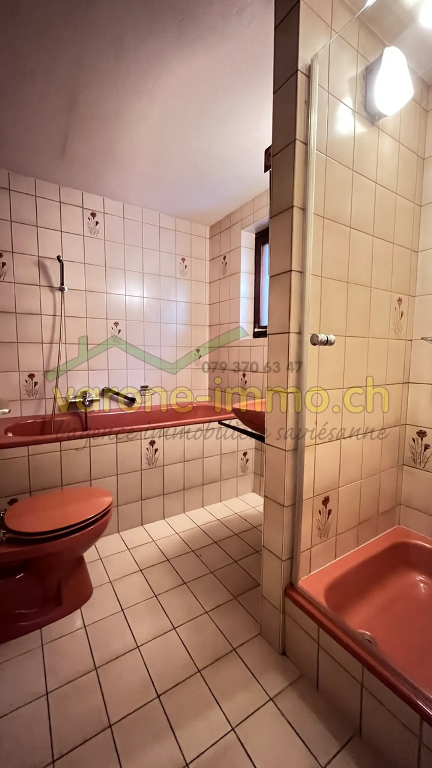 Casa di villaggio con 5 stanze e fienile-stalla - Foto 8 di 16
