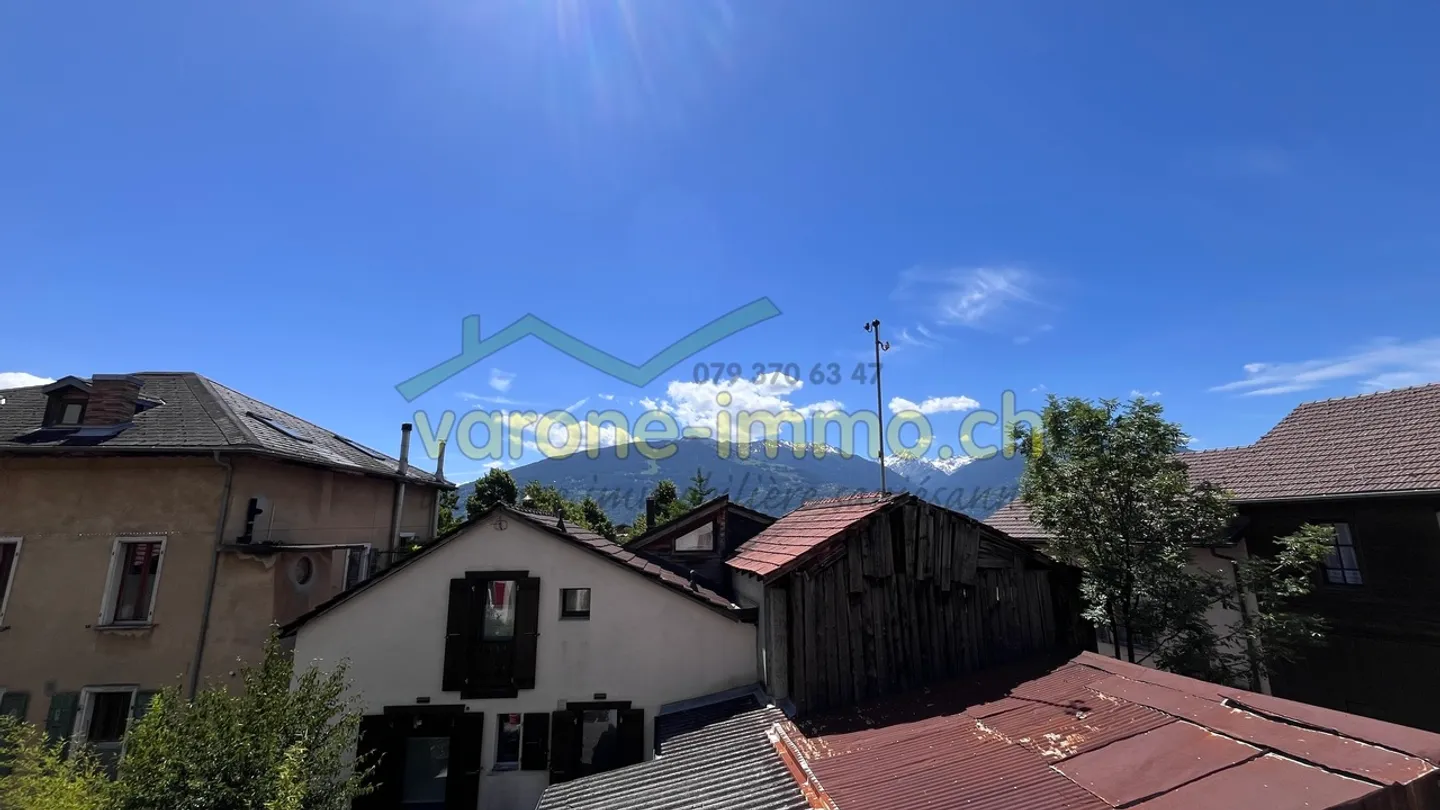 Casa di villaggio con 5 stanze e fienile-stalla - Foto 9 di 16