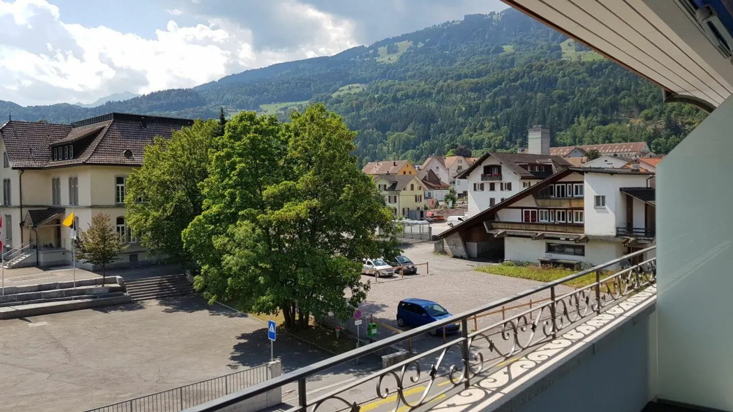 Ampio appartamento di 4,5 stanze nel centro di Flums - Foto 11 di 13