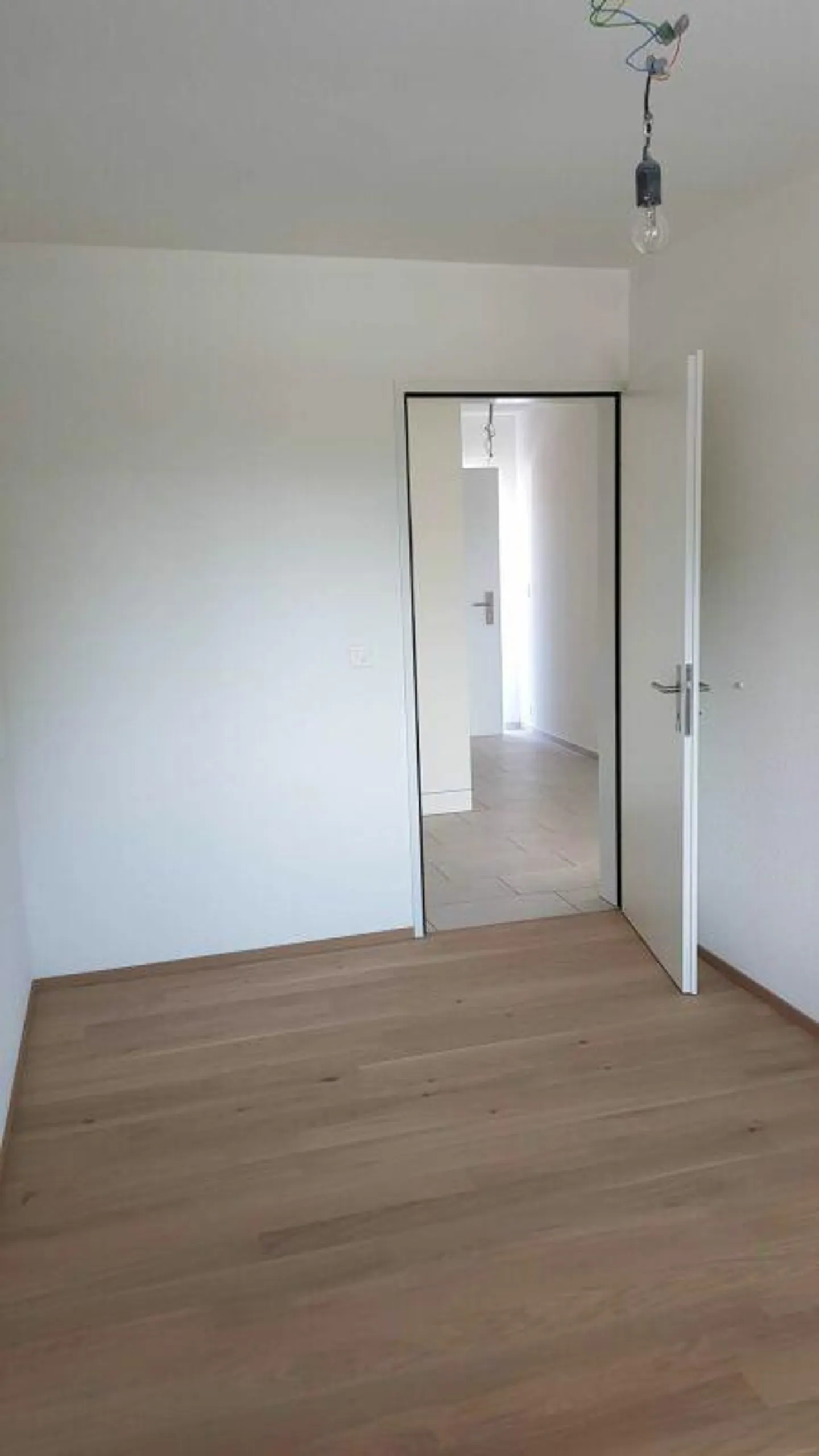 Ampio appartamento di 4,5 stanze nel centro di Flums - Foto 5 di 13