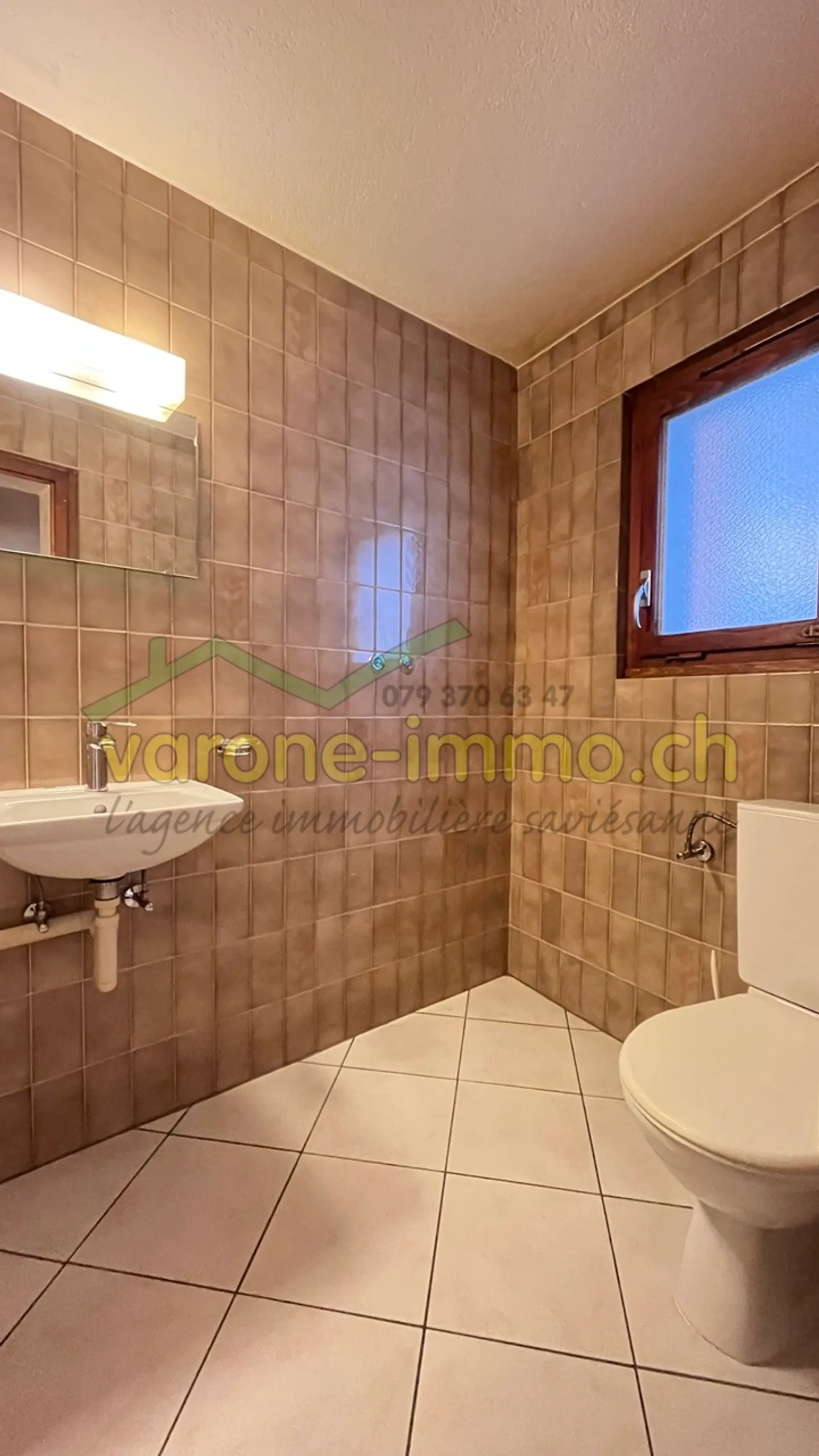 Casa di villaggio con 5 stanze e fienile-stalla - Foto 5 di 16