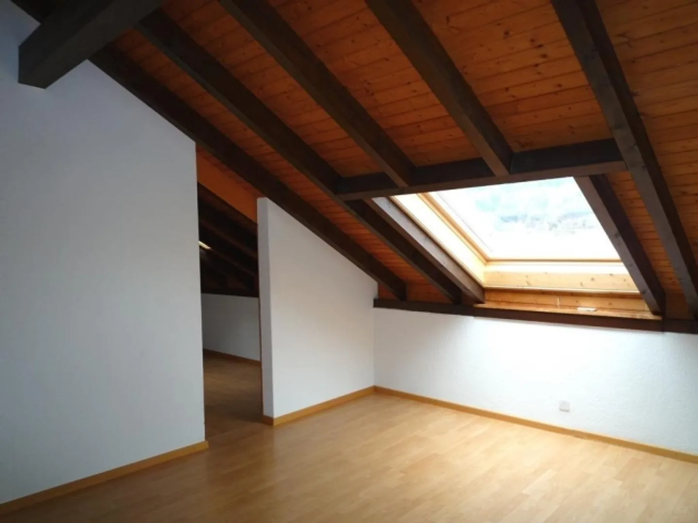 «Grosszügige 5.5-Zimmer-Wohnung in Worben» - Foto 6 von 8