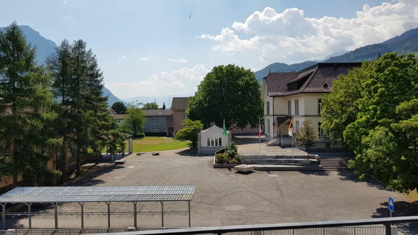 Ampio appartamento di 4,5 stanze nel centro di Flums - Foto 12 di 13