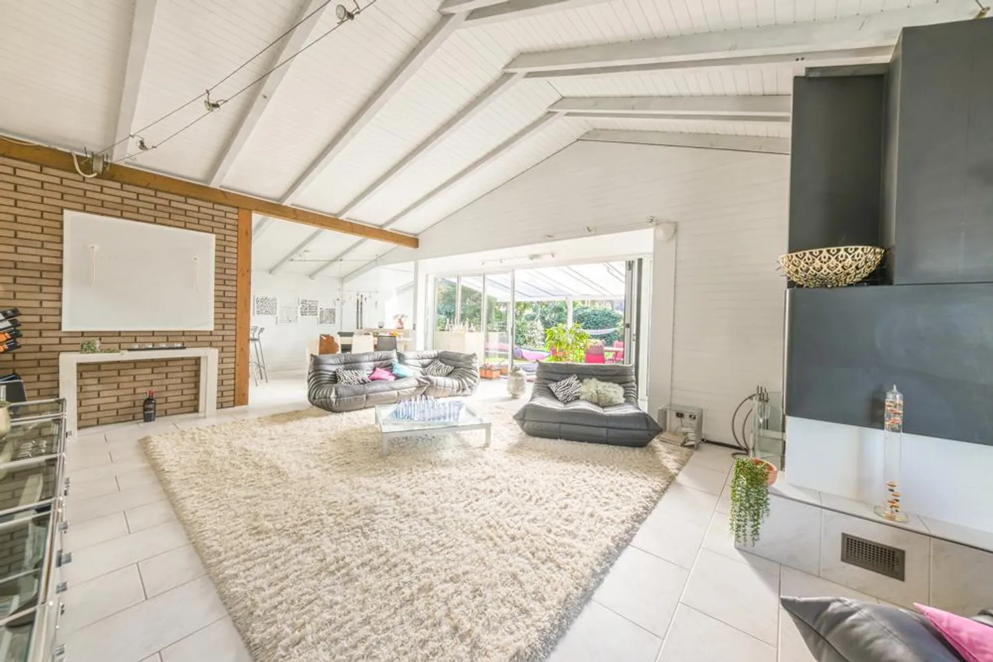 Elegante casa di 5 stanze con giardino e area benessere - Foto 3 di 19