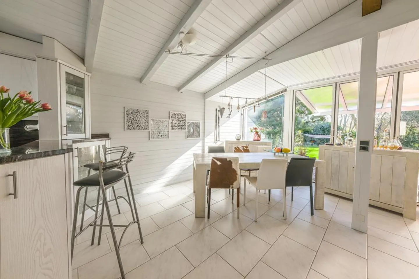 Elegante casa di 5 stanze con giardino e area benessere - Foto 4 di 19