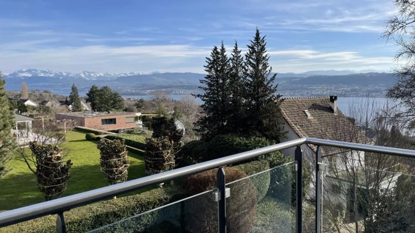 Attico con vista sul lago di Zurigo - ristrutturato nel 2023 - Foto 8 di 9