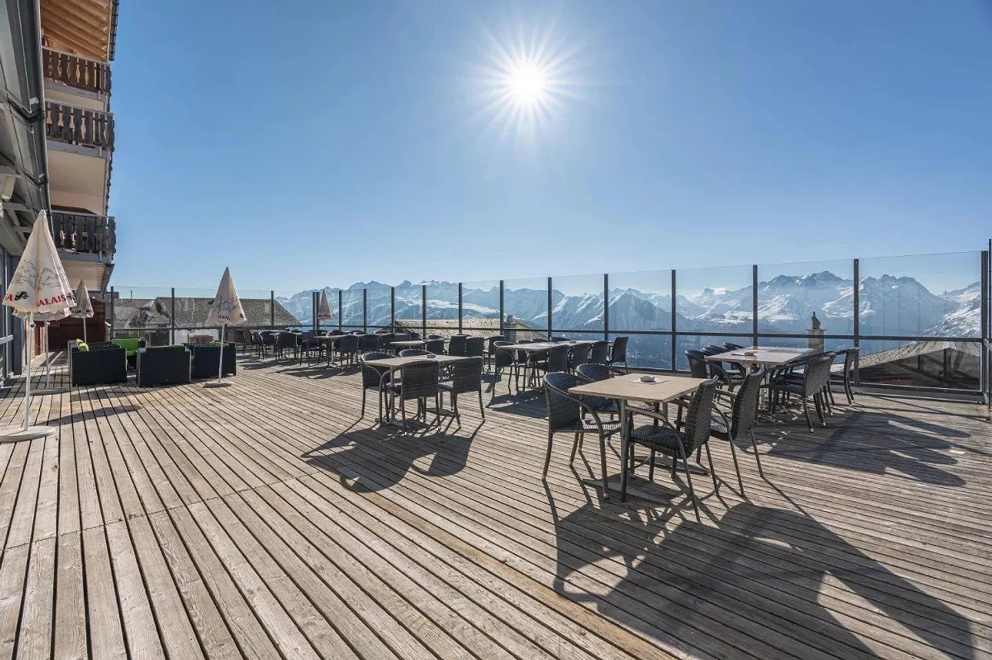 Station de vacances Ski-in/Ski-out avec 11 appartements, restaurant, boutique et plus... - Photo 1 sur 13