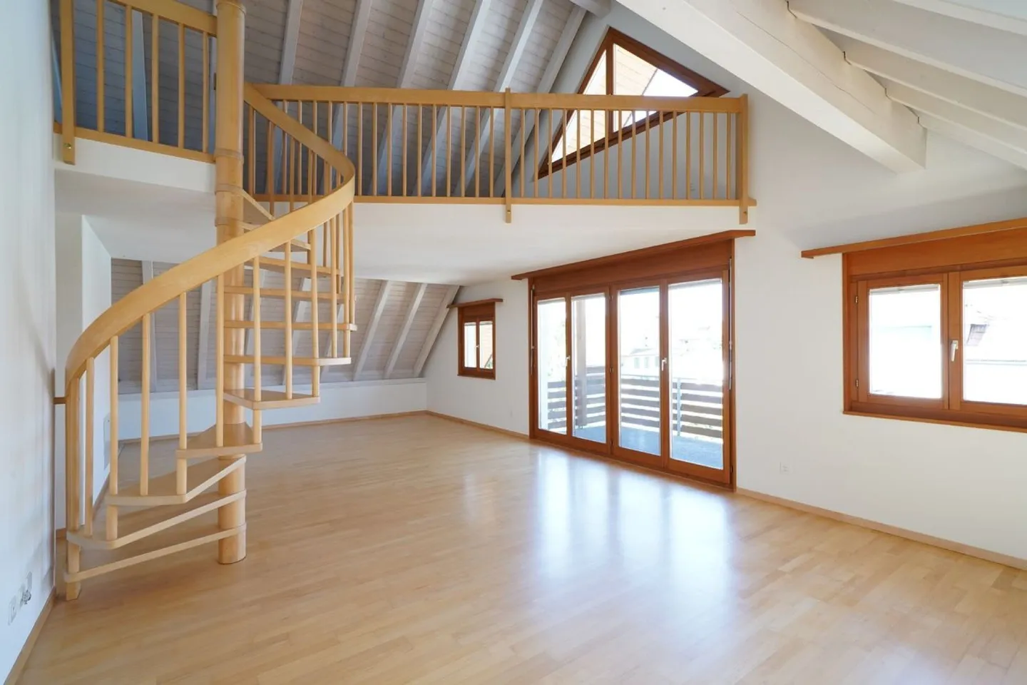 Bella, luminosa e soleggiata maisonette di 4,5 stanze - Foto 1 di 11