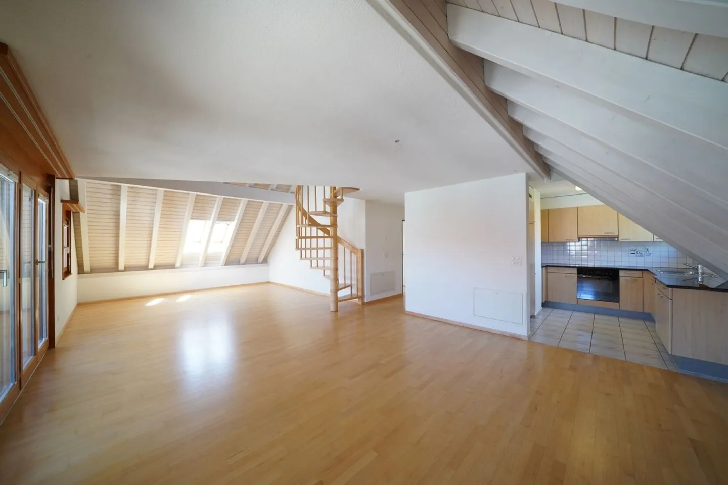 Bella, luminosa e soleggiata maisonette di 4,5 stanze - Foto 2 di 11
