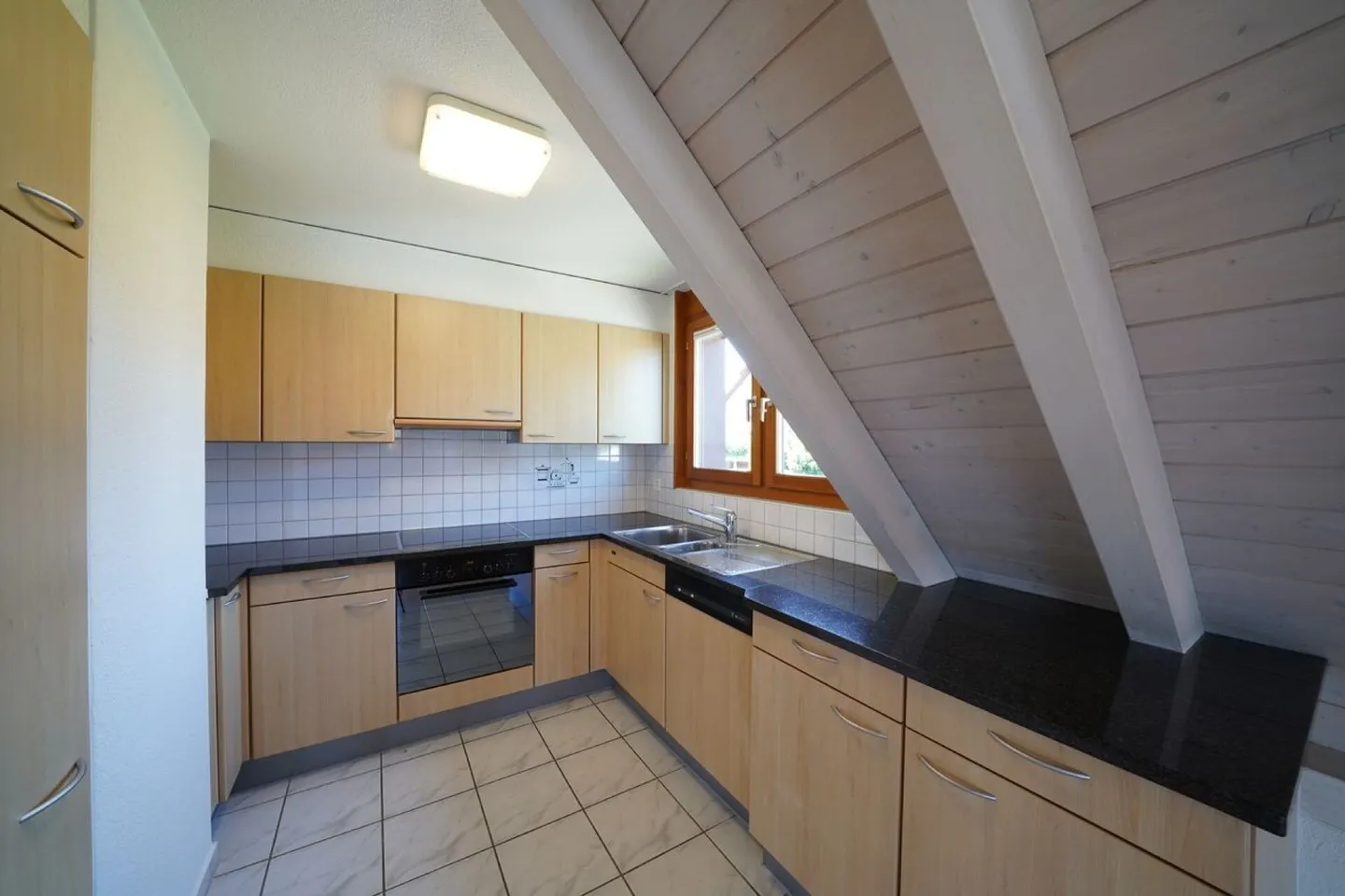 Bella, luminosa e soleggiata maisonette di 4,5 stanze - Foto 3 di 11