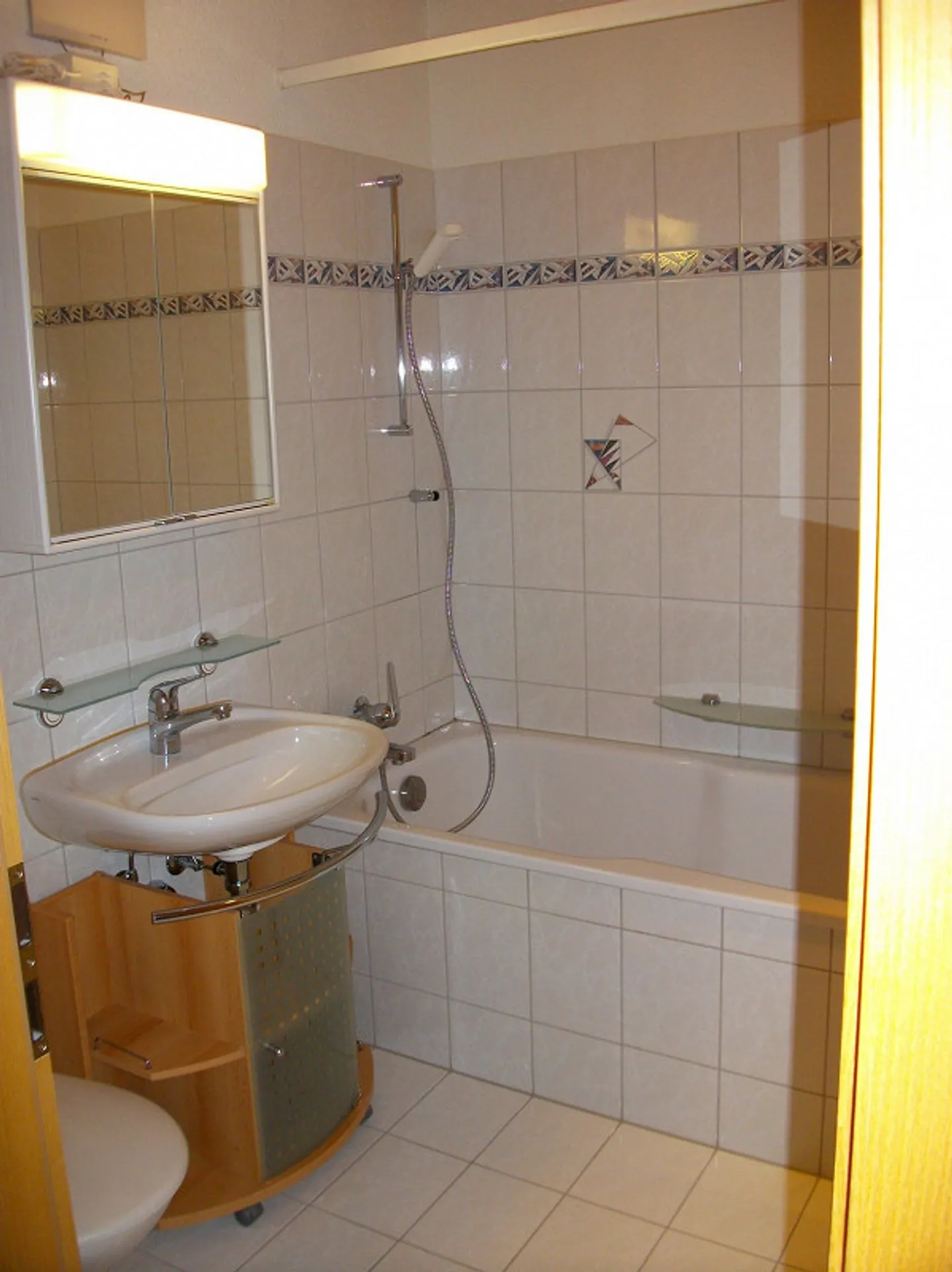 Schöne 3 1/2 Zimmer Dachwohnung zu vermieten - Foto 4 von 11