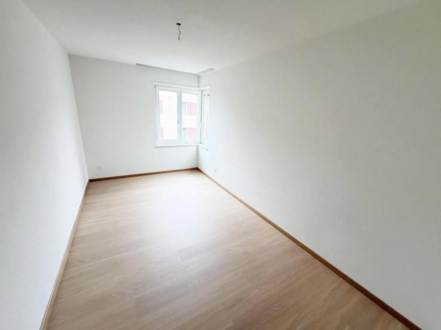 Charming 4.5-room apartment with terrace and fireplace in a quiet location - Photo 4 of 12