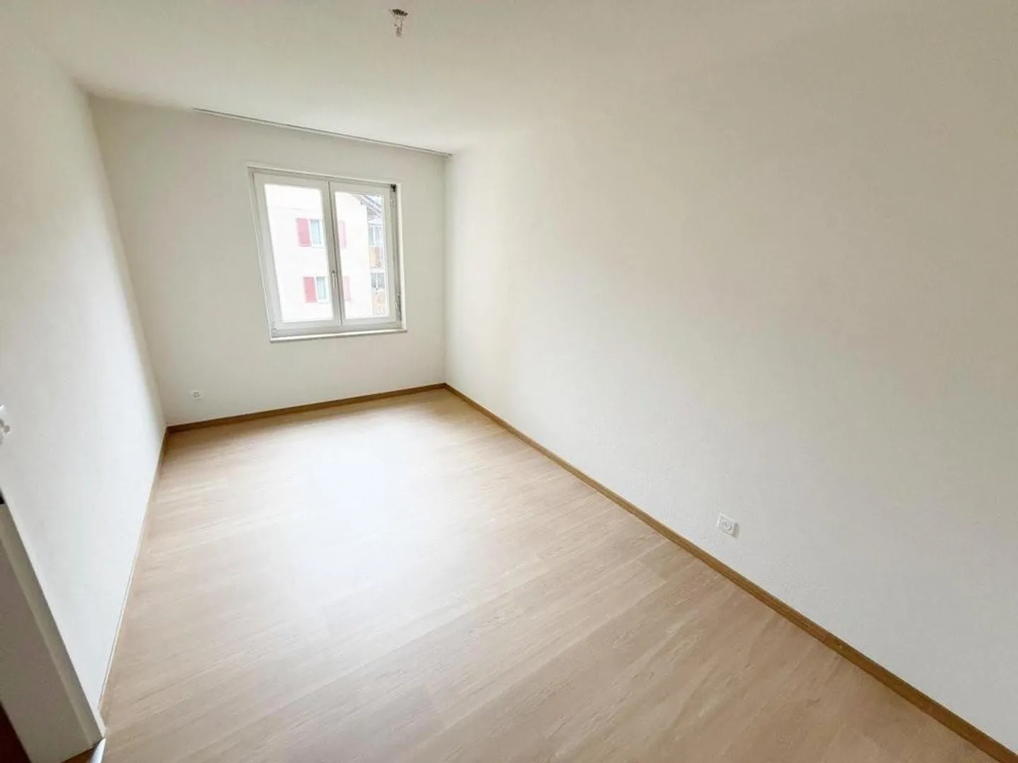 Charming 4.5-room apartment with terrace and fireplace in a quiet location - Photo 5 of 12