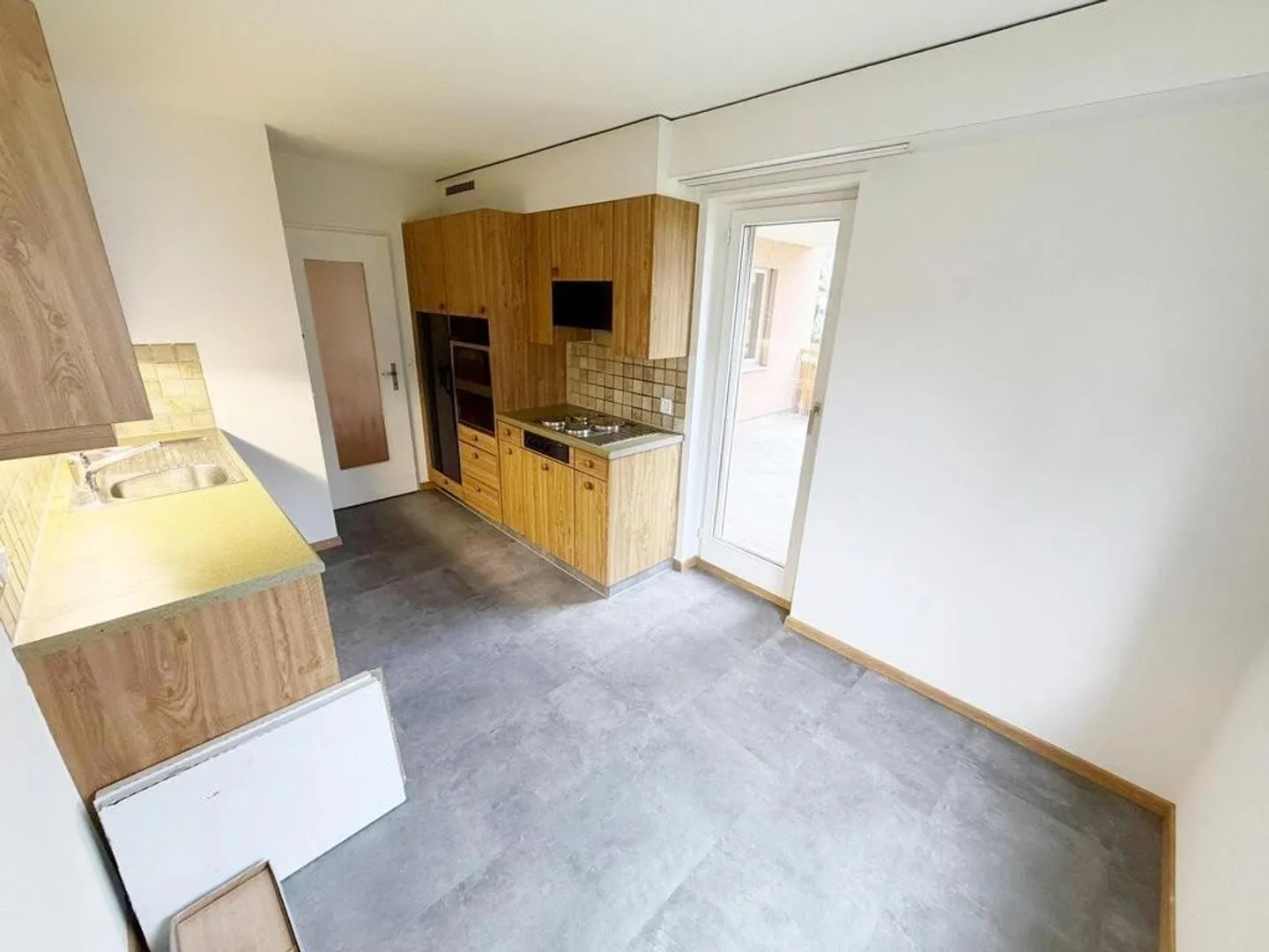 Charming 4.5-room apartment with terrace and fireplace in a quiet location - Photo 7 of 12