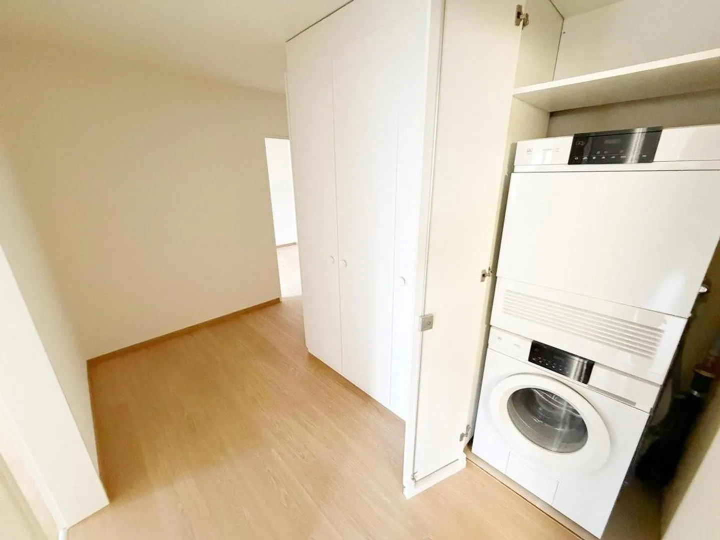 Charming 4.5-room apartment with terrace and fireplace in a quiet location - Photo 10 of 12